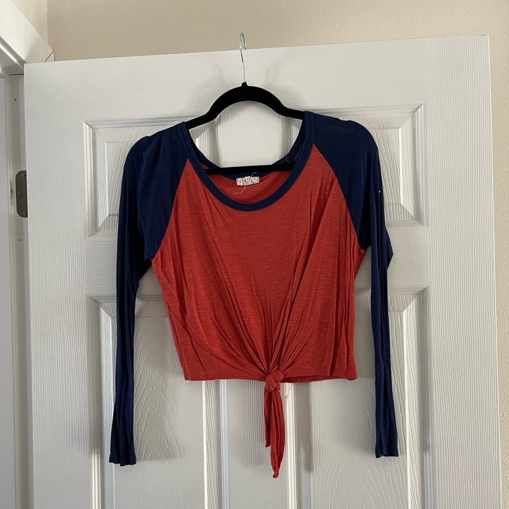 Crop long sleeve, orange & blue